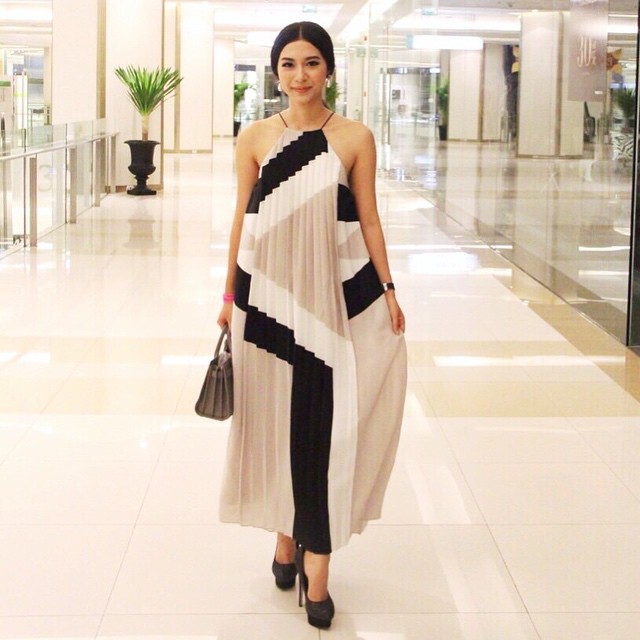 ดาราร่วมงานแฟชั่นโชว์ พระองค์เจ้าสิริวัณวลี คับคั่ง ดาราร่วมงานแฟชั่นโชว์ พระองค์เจ้าสิริวัณวลี คับคั่ง