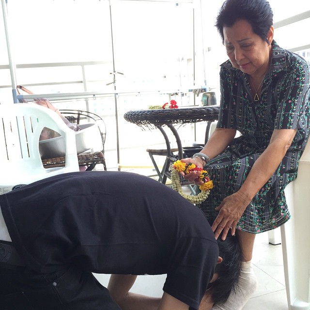 ภาพดารารดน้ำดำหัวผู้ใหญ่ ในวันสงกรานต์ 2558 ภาพดารารดน้ำดำหัวผู้ใหญ่ ในวันสงกรานต์ 2558