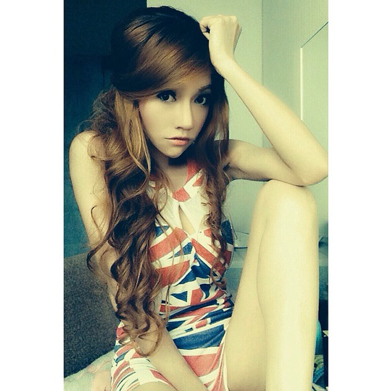 เอมมี่ อมลวรรณ เอมมี่ อมลวรรณ