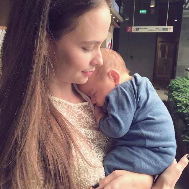 พอลล่า กลับไทย แก๊งนางฟ้า แห่เยี่ยม น้องไลลา น้องลูก้า พอลล่า กลับไทย แก๊งนางฟ้า แห่เยี่ยม น้องไลลา น้องลูก้า