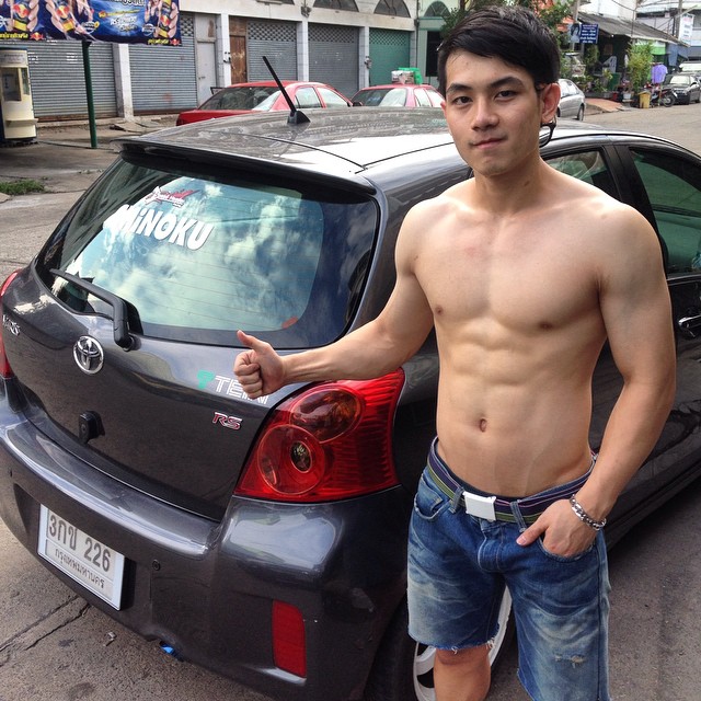 เอิร์ธ ธวัช เอิร์ธ ธวัช