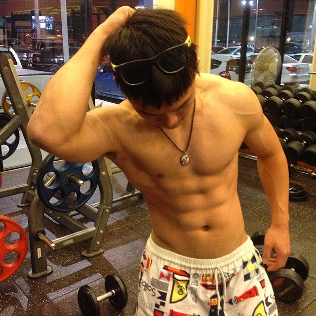 เอิร์ธ ธวัช เอิร์ธ ธวัช