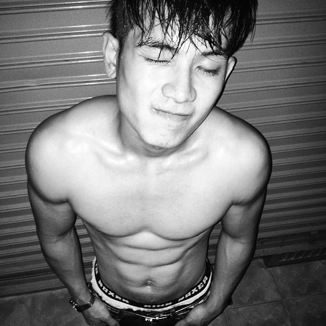 เอิร์ธ ธวัช เอิร์ธ ธวัช