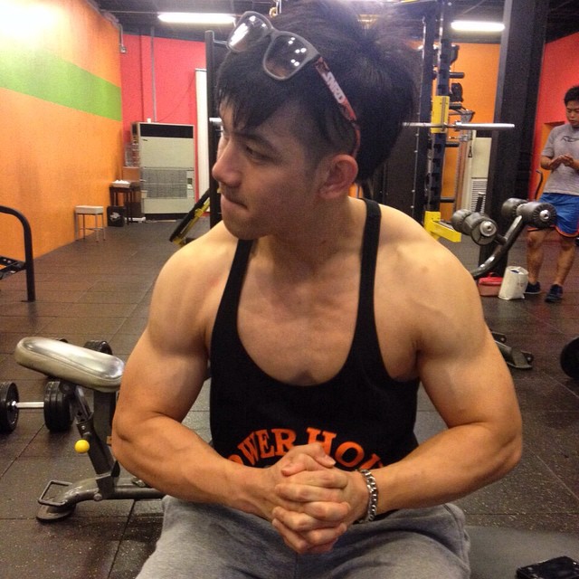 เอิร์ธ ธวัช เอิร์ธ ธวัช