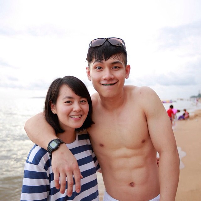 เอิร์ธ ธวัช เอิร์ธ ธวัช