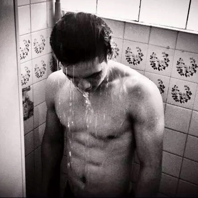 เอิร์ธ ธวัช เอิร์ธ ธวัช