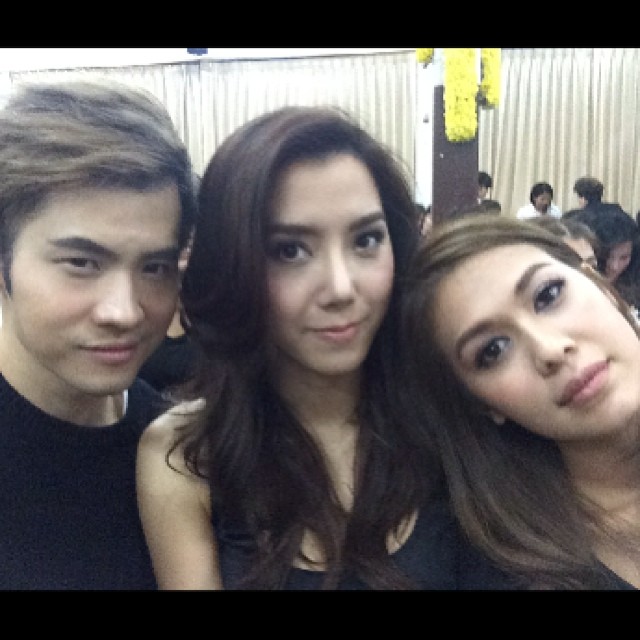 กำหนดการเผาศพพ่อ ชมพู่ อารยา กำหนดการเผาศพพ่อ ชมพู่ อารยา