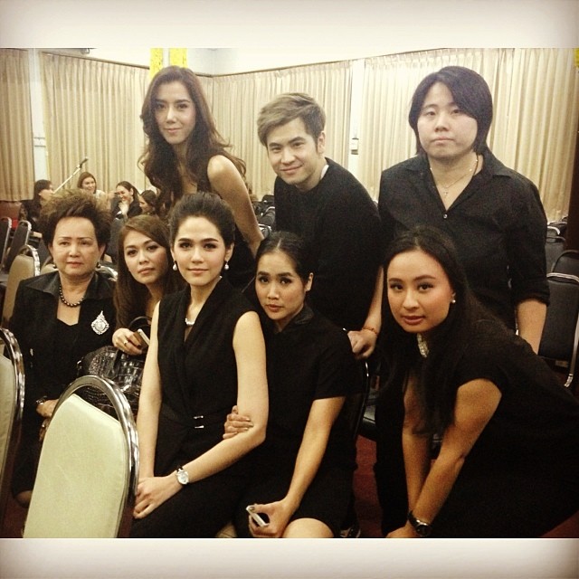 กำหนดการเผาศพพ่อ ชมพู่ อารยา กำหนดการเผาศพพ่อ ชมพู่ อารยา