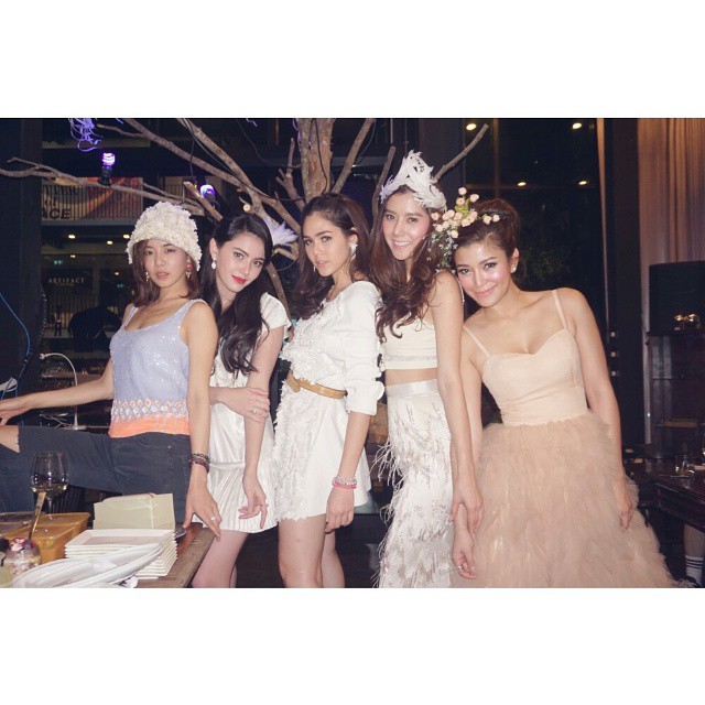 ชมพู่ เอมมี่ คริส ไอซ์ ใหม่ ปาร์ตี้ปีใหม่ ชมพู่ เอมมี่ คริส ไอซ์ ใหม่ ปาร์ตี้ปีใหม่