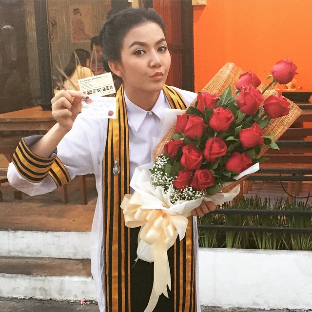 จ๊ะ อาร์สยาม เข้ารับพระราชทานปริญญา จ๊ะ อาร์สยาม เข้ารับพระราชทานปริญญา