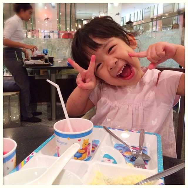 น้องยี่หวา น้องยูจิน - ครอบครัวโจ๊ก โซคูล น้องยี่หวา น้องยูจิน - ครอบครัวโจ๊ก โซคูล