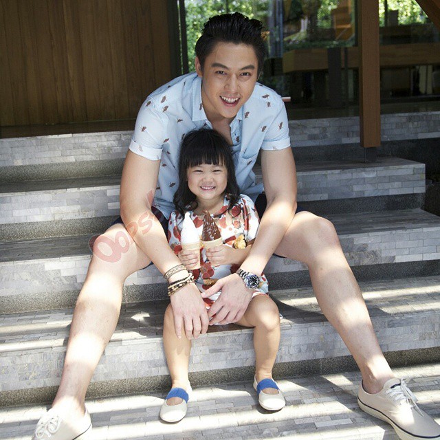 หมาก ปริญ น้องวันใหม่ ปกนิตยสาร Oops หมาก ปริญ น้องวันใหม่ ปกนิตยสาร Oops