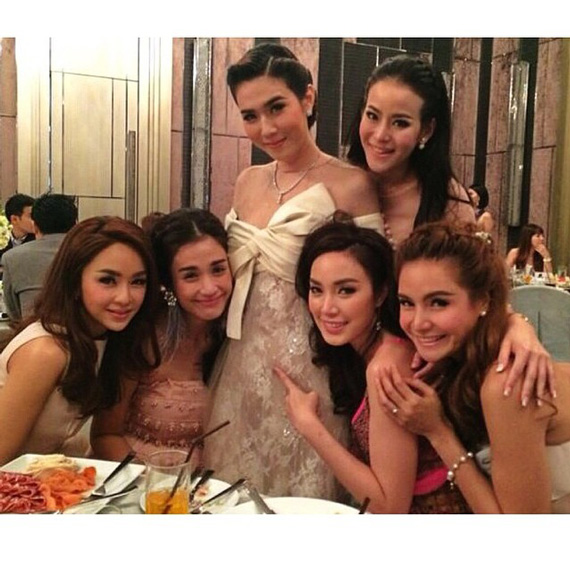เมย์ เฟื่องอารมย์ ปาร์ตี้วันเกิด เมย์ เฟื่องอารมย์ ปาร์ตี้วันเกิด