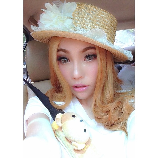 เอมมี่ อมลวรรณ เอมมี่ อมลวรรณ