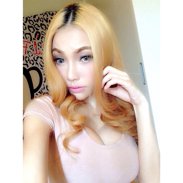 เอมมี่ อมลวรรณ เอมมี่ อมลวรรณ