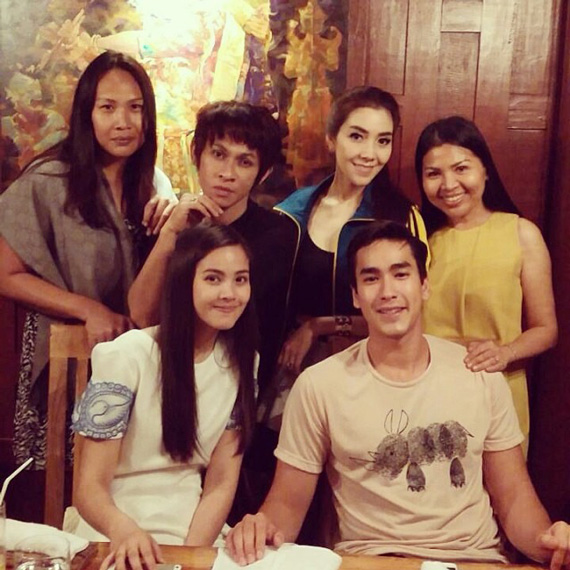 ณเดชน์ ญาญ่า ร้านชาคริต ณเดชน์ ญาญ่า ร้านชาคริต