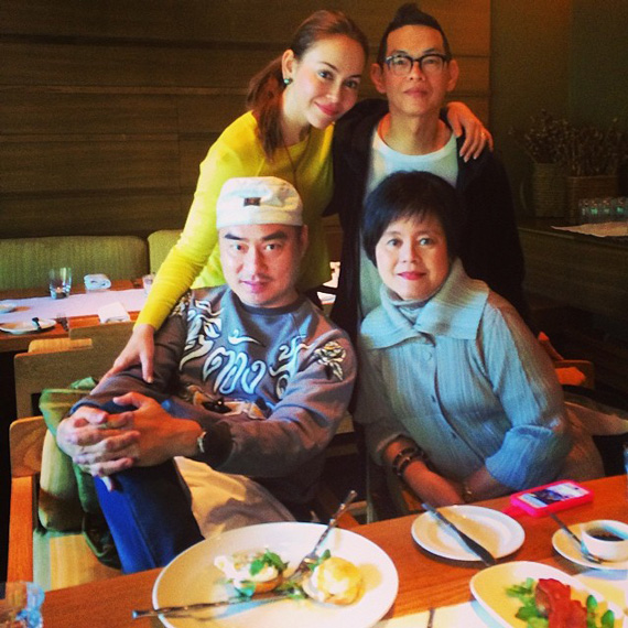 นัท มีเรีย ถ่ายแบบ นิตยสาร เพื่อนเดินทาง นัท มีเรีย ถ่ายแบบ นิตยสาร เพื่อนเดินทาง