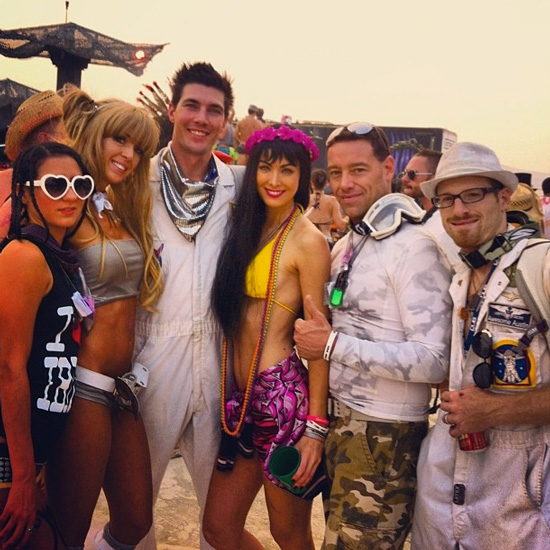 นาตาลี เกลโบว่า - ทราวิส นาตาลี เกลโบว่า - ทราวิส