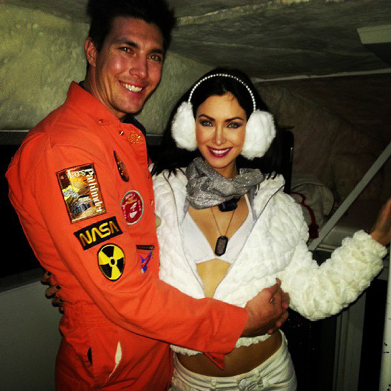 นาตาลี เกลโบว่า - ทราวิส นาตาลี เกลโบว่า - ทราวิส