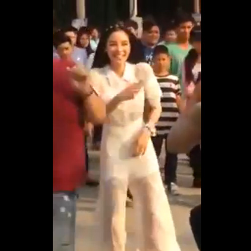 แพท ณปภา โชว์สเต็ปแดนซ์ เต้นหน้านาคในงานบวช แพท ณปภา โชว์สเต็ปแดนซ์ เต้นหน้านาคในงานบวช