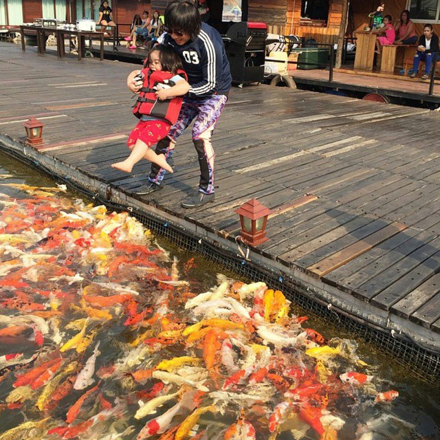 เปิ้ล นาคร น้องออกัส ออก้า เปิ้ล นาคร น้องออกัส ออก้า