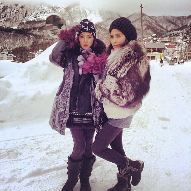 พลอย เฌอมาลย์ คริส หอวัง ถ่ายแบบ นิตยสารเพื่อนเดินทาง พลอย เฌอมาลย์ คริส หอวัง ถ่ายแบบ นิตยสารเพื่อนเดินทาง