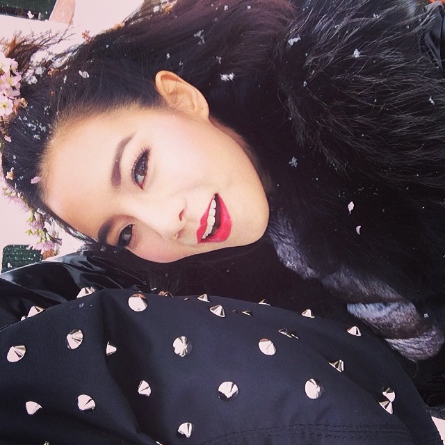 พลอย เฌอมาลย์ คริส หอวัง ถ่ายแบบ นิตยสารเพื่อนเดินทาง พลอย เฌอมาลย์ คริส หอวัง ถ่ายแบบ นิตยสารเพื่อนเดินทาง