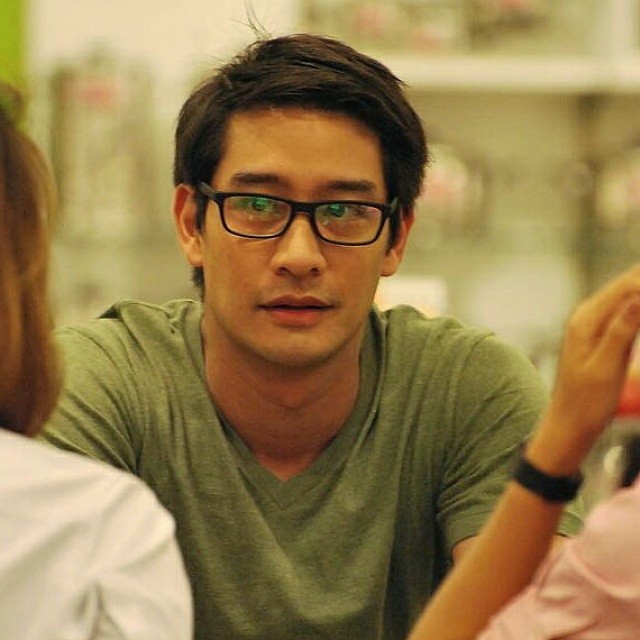 ป้อง ณวัฒน์ ป้อง ณวัฒน์