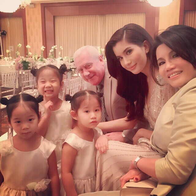 ปู ไปรยา งานแต่ง ชมพู่ น็อต ปู ไปรยา งานแต่ง ชมพู่ น็อต