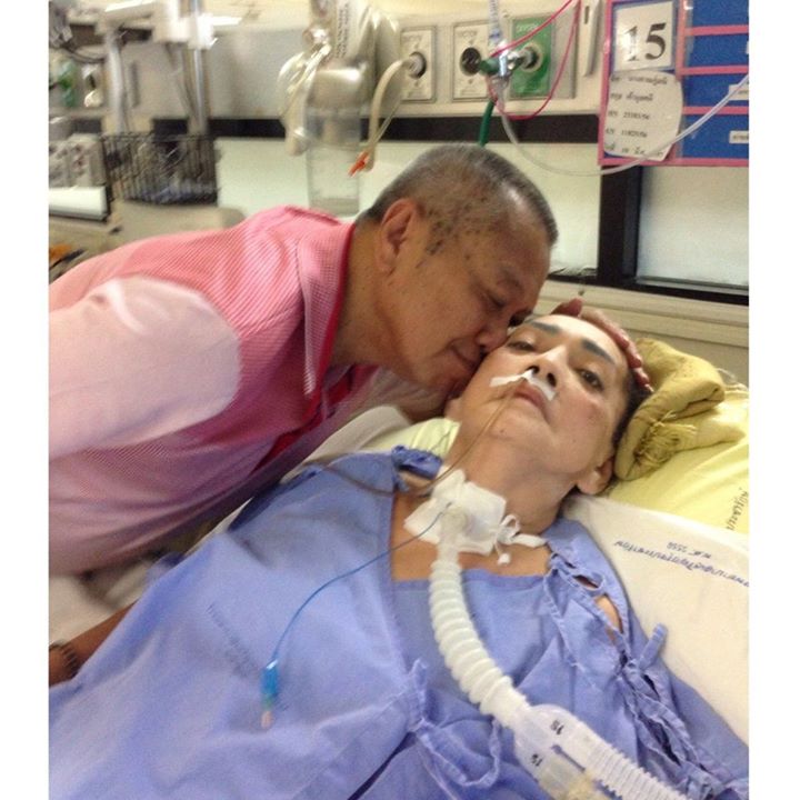 พ่อรอง แม่ทุม ครบรอบเเต่งงาน 48 ปี พ่อรอง แม่ทุม ครบรอบเเต่งงาน 48 ปี