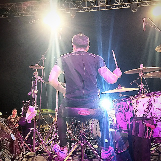 ตูน บอดี้สแลม โพสต์ข้อ ถึง บิ๊กแอส ตูน บอดี้สแลม โพสต์ข้อ ถึง บิ๊กแอส