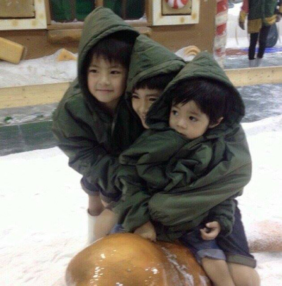 วันเฉลิม ทองเนื้อเก้า น้องเมลิค น้องแม็ค น้องยอร์ช เที่ยว สวนสนุกดรีมเวิลด์ วันเฉลิม ทองเนื้อเก้า น้องเมลิค น้องแม็ค น้องยอร์ช เที่ยว สวนสนุกดรีมเวิลด์