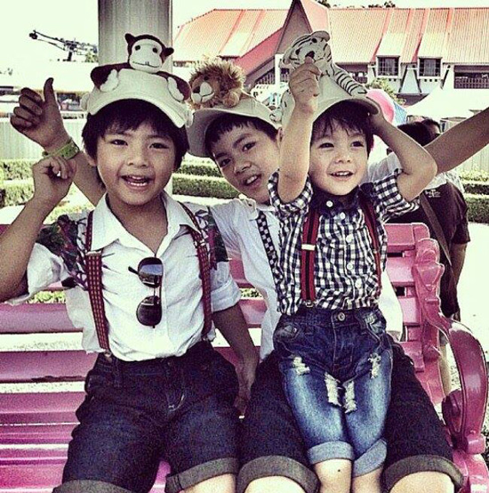 วันเฉลิม ทองเนื้อเก้า น้องเมลิค น้องแม็ค น้องยอร์ช เที่ยว สวนสนุกดรีมเวิลด์ วันเฉลิม ทองเนื้อเก้า น้องเมลิค น้องแม็ค น้องยอร์ช เที่ยว สวนสนุกดรีมเวิลด์