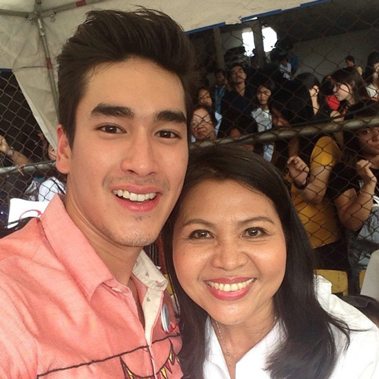 ณเดชน์ - ญาญ่า ชวนแฟนคลับร่วมทำบุญทอดกฐิน ณเดชน์ - ญาญ่า ชวนแฟนคลับร่วมทำบุญทอดกฐิน