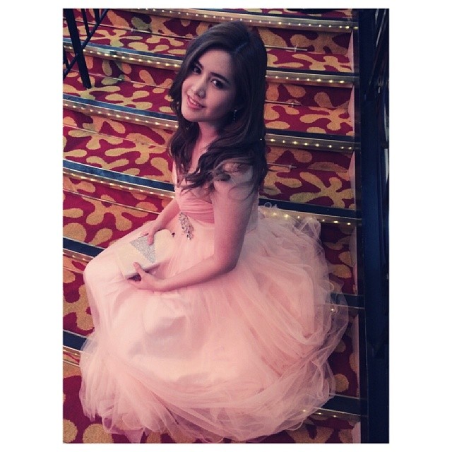 หญิง พลอยชมพู นิธิไพศาลกุล หญิง พลอยชมพู นิธิไพศาลกุล