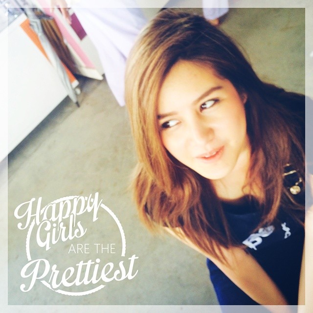 หญิง พลอยชมพู นิธิไพศาลกุล หญิง พลอยชมพู นิธิไพศาลกุล