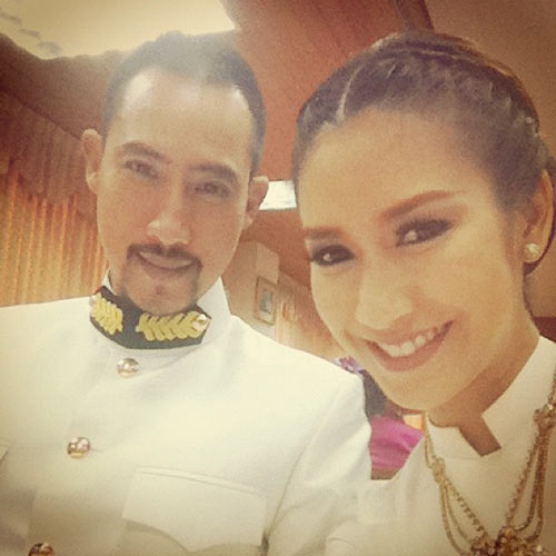 ป๊อก ตั๊ก รับพระราชทานน้ำสังข์