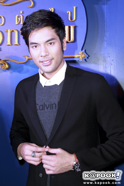 บอม ธนิน บอม ธนิน