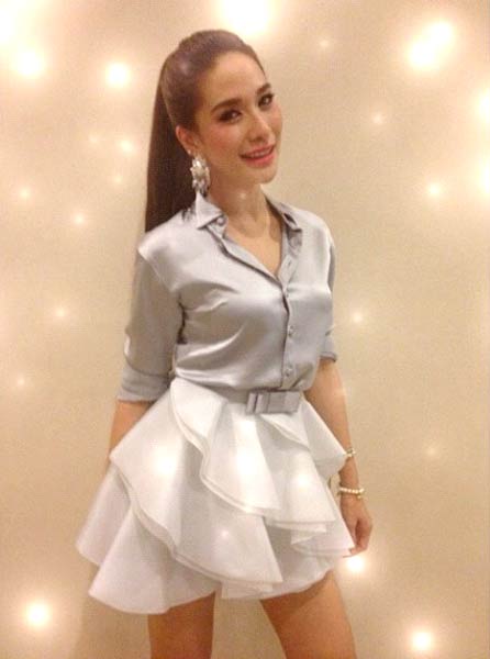 พลอย เฌอมาลย์