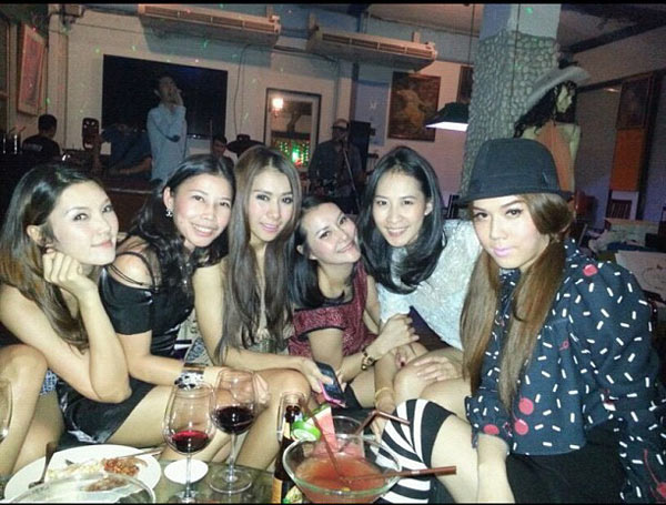 อั้ม พัชราภา เซอร์ไพรส์วันเกิด แอมป์ พิธาน