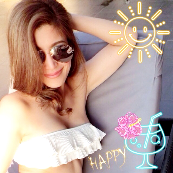 เอมมี่ มรกต ชุดว่ายน้ำ เอมมี่ มรกต ชุดว่ายน้ำ