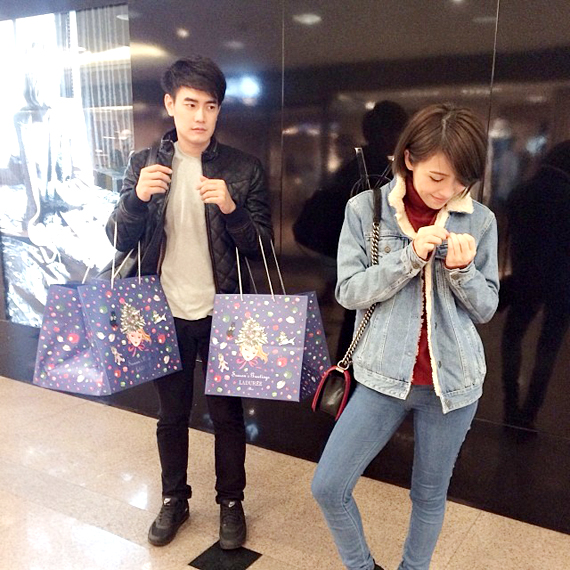 ฟลุค ซีควินท์ แอปเปิ้ล สีสะเหงียน ฟลุค ซีควินท์ แอปเปิ้ล สีสะเหงียน