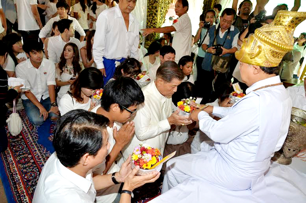 พิธีครอบครู ช่อง 7 พิธีครอบครู ช่อง 7