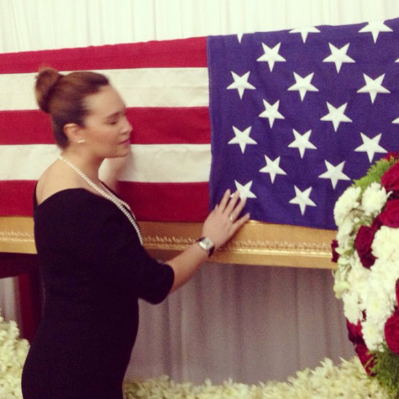 ทาทา ยัง พ่อทาทายัง ทาทา ยัง พ่อทาทายัง