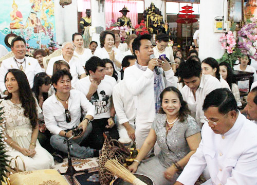 พิธีครอบครู ดารา พิธีครอบครู ดารา