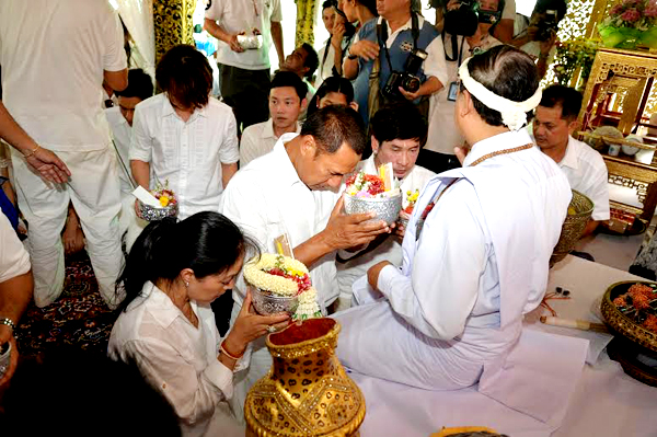 พิธีครอบครู ช่อง 7 พิธีครอบครู ช่อง 7