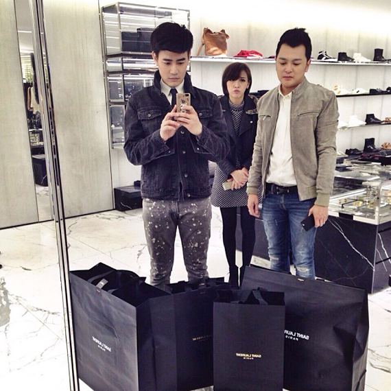 ฟลุค ซีควินท์ แอปเปิ้ล สีสะเหงียน ฟลุค ซีควินท์ แอปเปิ้ล สีสะเหงียน