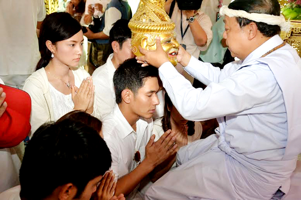 พิธีครอบครู ช่อง 7 พิธีครอบครู ช่อง 7