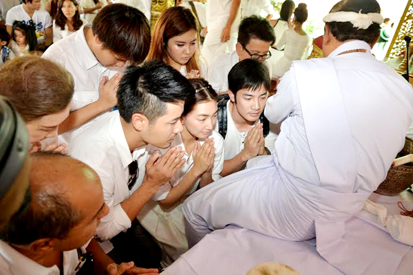 พิธีครอบครู ช่อง 7 พิธีครอบครู ช่อง 7