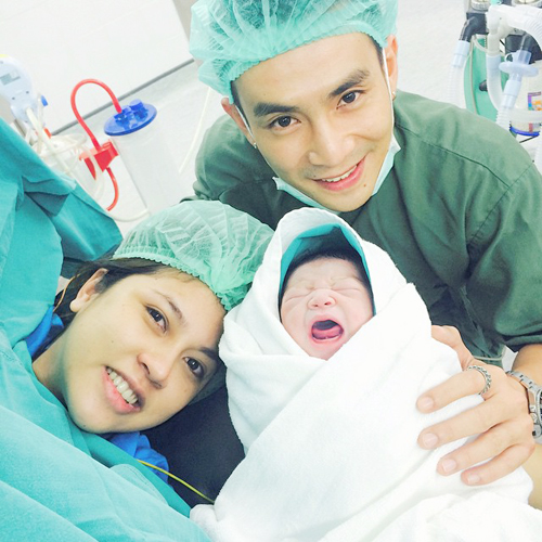 เพียช กนกลดาคลอดลูก เพียช กนกลดาคลอดลูก